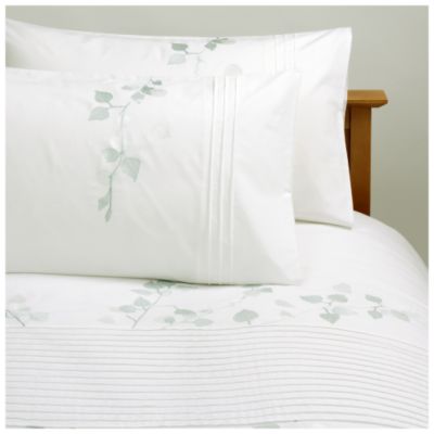 Tu Leaf Blossom Embroidery Bedset White Kingsize