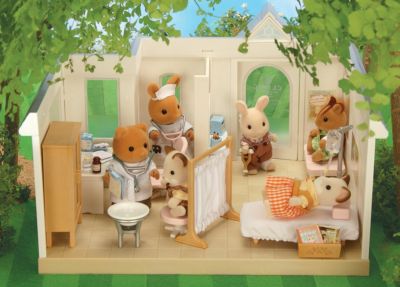 Sylvanian Families Hospital with Doctor