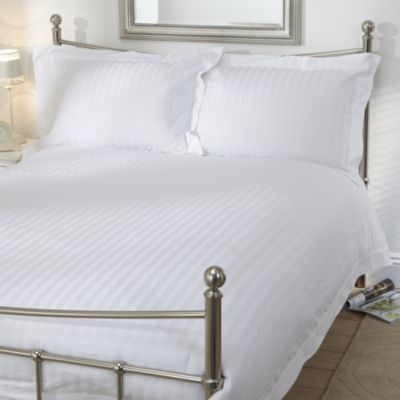 Home Collection Sateen Stripe Bed Linen Set