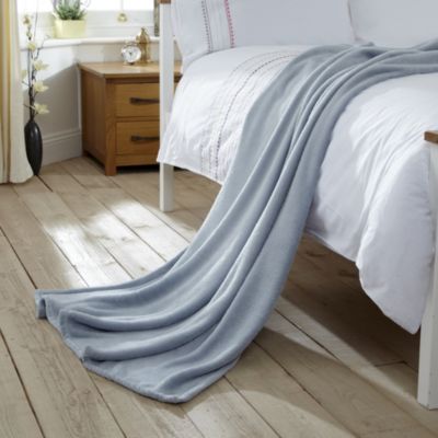 Tu Sky Blue Supersoft Fleece Throw