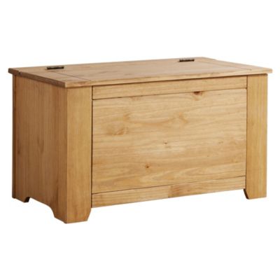 Charlbury Pine Bedroom Storage Trunk